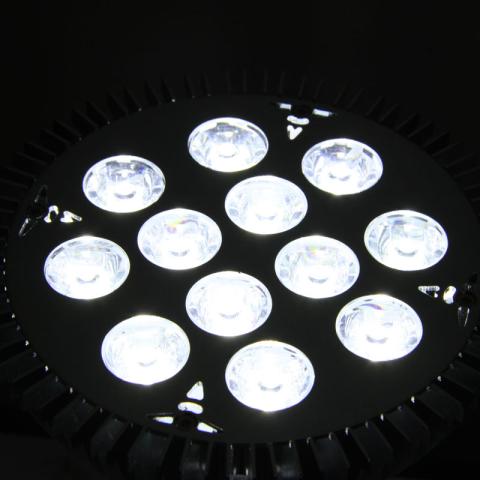 12W energiaa säästävä LED-hehkulamppu, E27 kanta