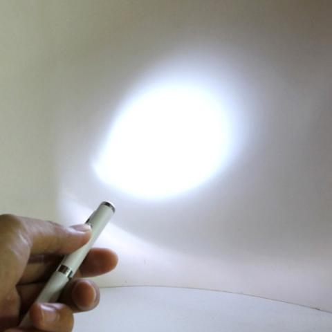 4-in-1 LED, Laser, Mustekynä, Stylus