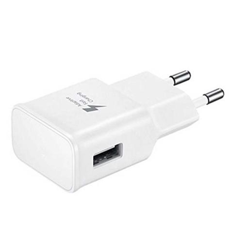 USB laturi Type-C -kaapelilla 