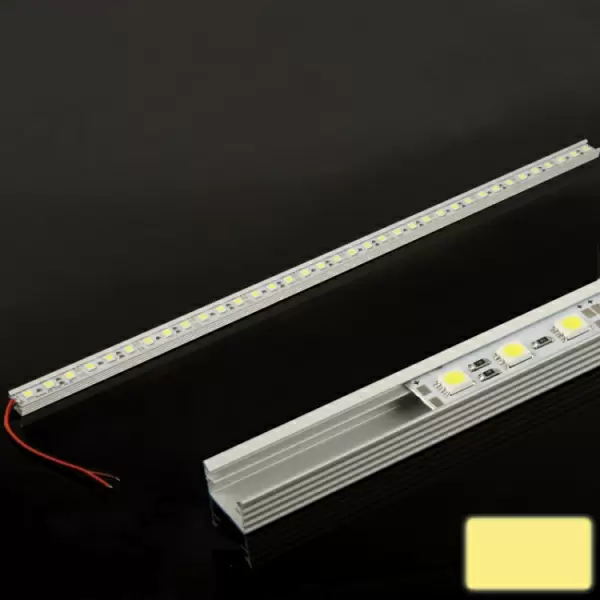 5 kpl LED Alumiinivalopalkki neliöpidikkeellä (Lämmin valkoinen valo)