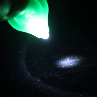 Avaimenperä kirkkaalla LED-valolla