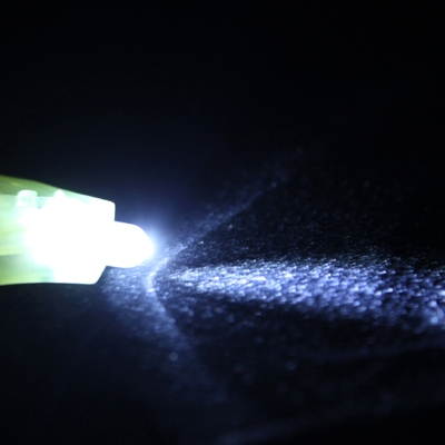 Avaimenperä kirkkaalla LED-valolla