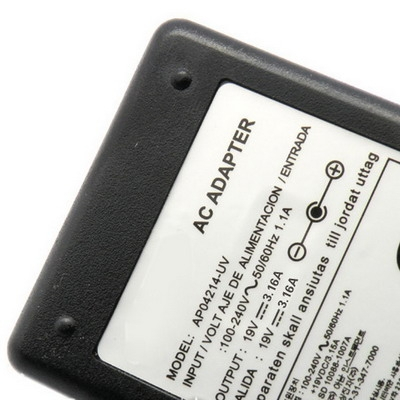 EU Plug AC Adapter 19V 3.16A 60W for Samsung Notebook, Output Tips: 5.0 x 1.0mm