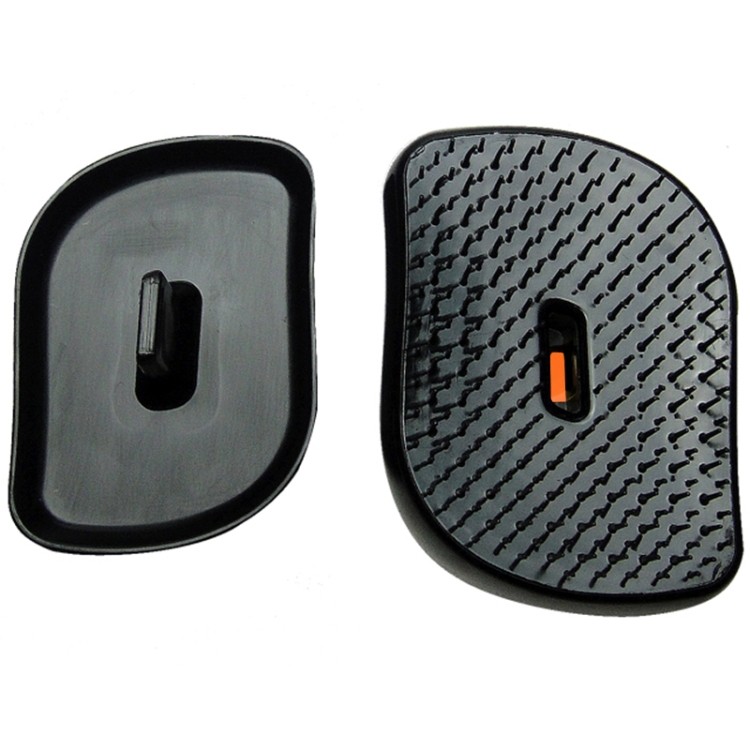 Kompakti takkuja poistava harja (Satunnainen väri)