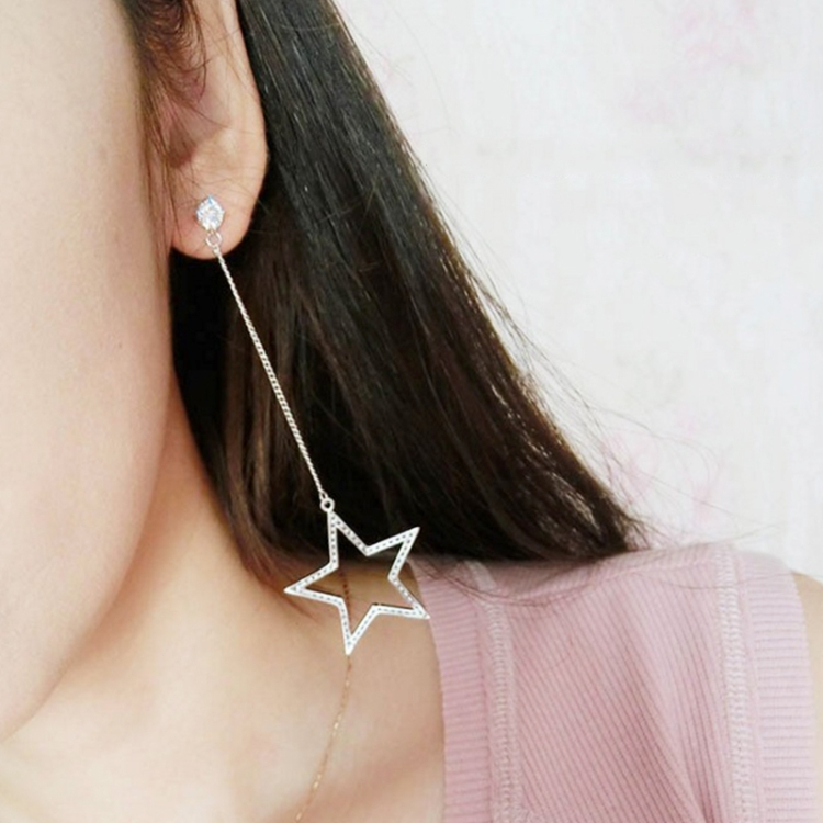 Viisisakarainen tähtikuvioinen korvakoru