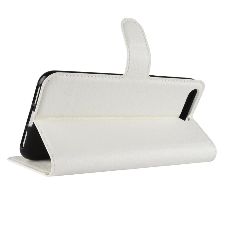 Huawei Y6 2018 nahkakotelo puhelinpidikkeellä ja korttipaikoilla (Valkoinen)