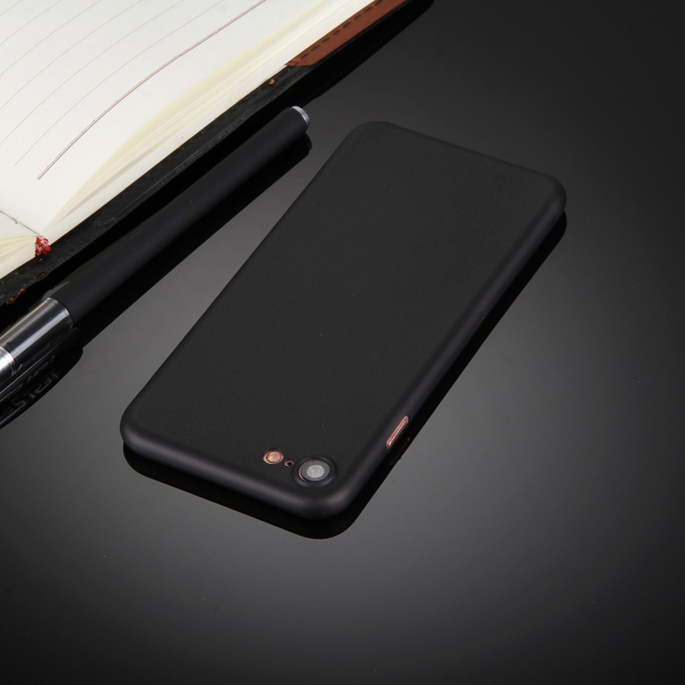 iPhone 7 / iPhone 8 ultra-slim suojakuori, musta