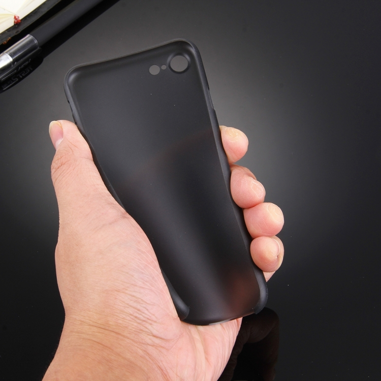 iPhone 7 / iPhone 8 ultra-slim suojakuori, musta