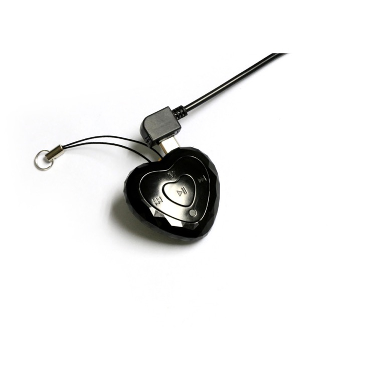 Sydämen muotoinen 4GB MP3 soitin kuulokkeilla