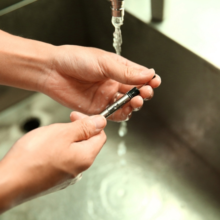 Uudelleenkäytettävä juomapilli (Musta)