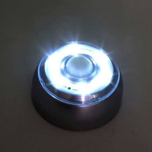 Liikkeen tunnistava 6 LED lamppu