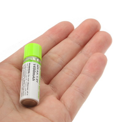 Suoraan USB:stä ladattava AA-paristo