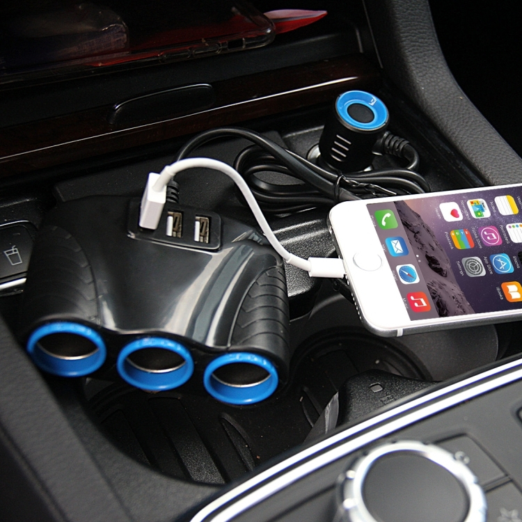 Tupakansytyttimen haaroitin ja autolaturi