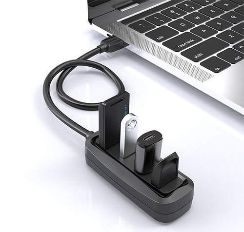 4 porttinen USB hubi