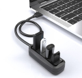 4 porttinen USB hubi
