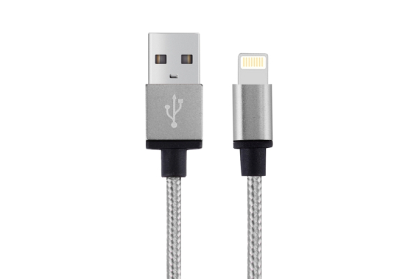 Musta Lightning latauskaapeli, 1m